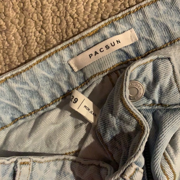 PACSUN DISTRESSED MOM JEANS - Picture 4 of 4